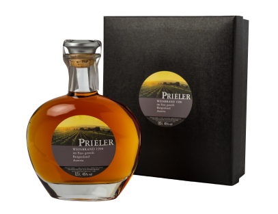 Weinbrand im Fass gereift 1990